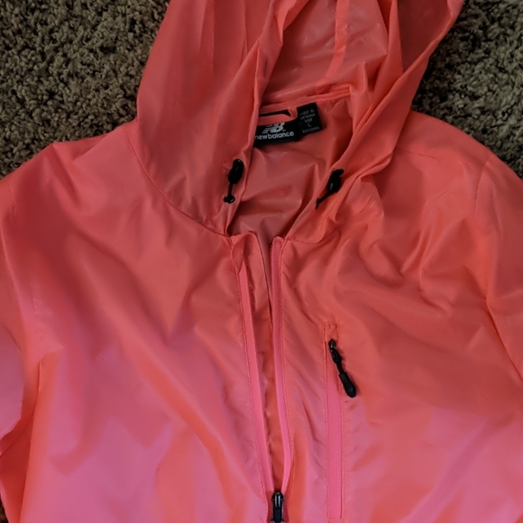 New Balance water resistant windbreaker hoodie - Picture 2 of 5